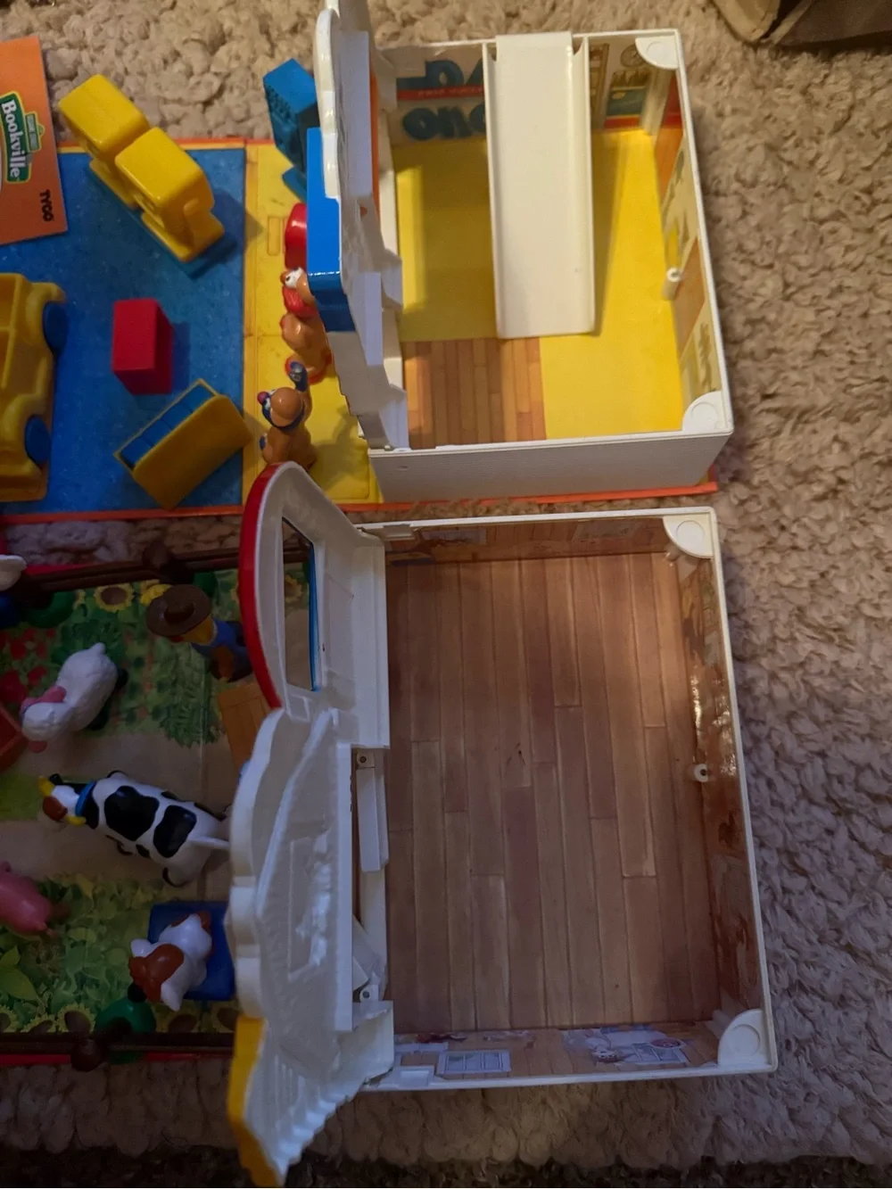 1994 Sesame Street Play Sets Garage & Farm Elmo & Bert & Ernie VINTAGE TOY
